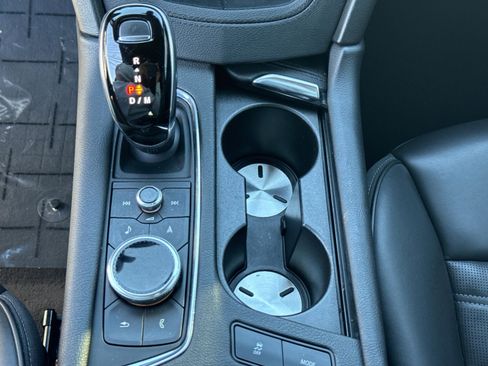 Used 2021 Cadillac XT6 Sport w/ LPO, ONYX Package image 21