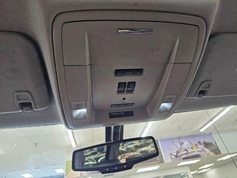 Used 2014 GMC Sierra 1500 SLT w/ SLT Preferred Package AWD/4WD image 32