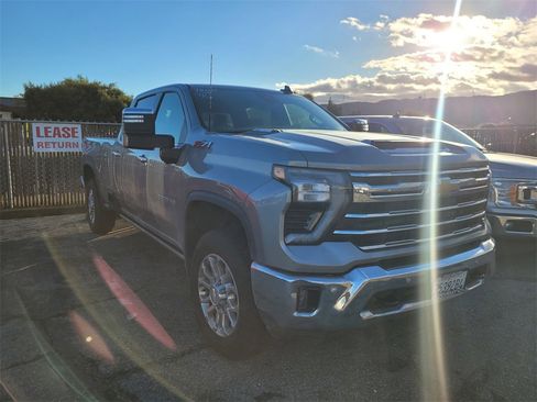 Used 2025 Chevrolet Silverado 3500 LTZ w/ LTZ Premium Package image 3