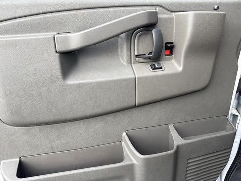 Used 2024 Chevrolet Express 2500 w/ Driver Convenience Package image 14