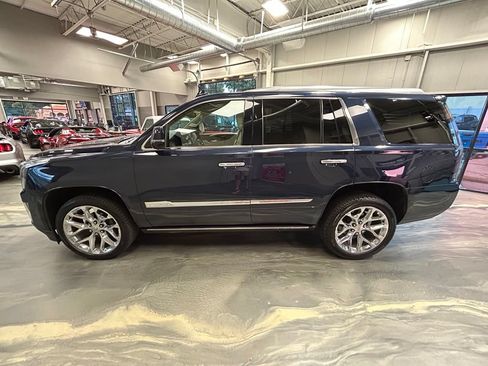 Used 2017 Cadillac Escalade Premium Luxury AWD/4WD image 37