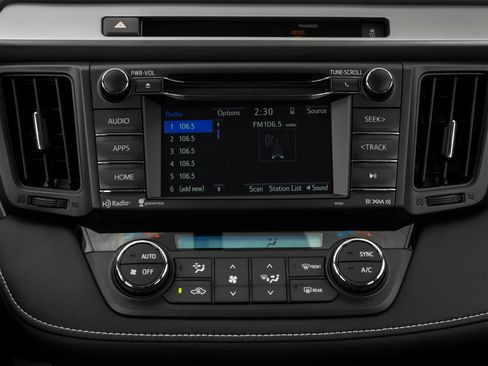 Used 2018 Toyota RAV4 XLE FWD image 18