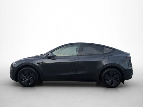 Used 2026 Tesla Model Y Long Range image 2