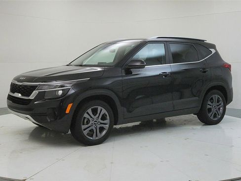 Used 2023 Kia Seltos S w/ Navigation Package image 3