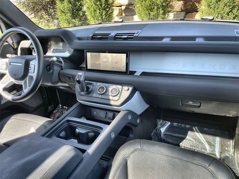 Certified 2023 Land Rover Defender 90 SE image 12
