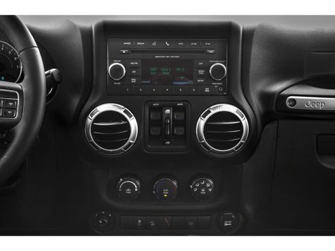 Used 2018 Jeep Wrangler Unlimited Rubicon w/ Connectivity Group AWD/4WD image 45