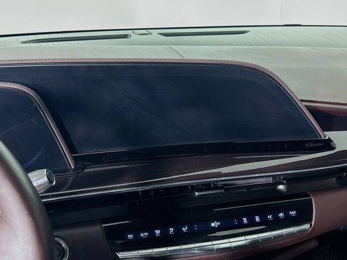 Used 2022 Cadillac Escalade Sport Platinum w/ Heavy-Duty Trailer Package AWD/4WD image 13