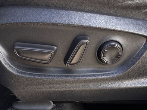 Used 2024 Toyota Corolla Cross XLE image 26