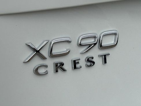 New 2026 Volvo XC90 T8 Plus w/ Protection Package Premier image 9