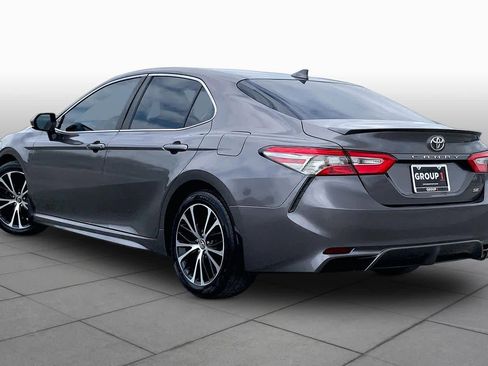 Used 2019 Toyota Camry SE image 12