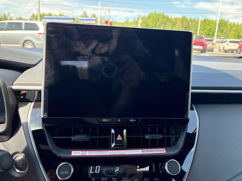 Used 2026 Toyota Corolla SE w/ SE Package FWD image 24