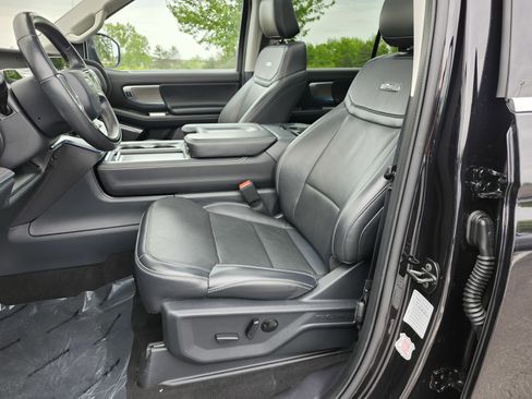 Used 2025 Ford Expedition Platinum AWD/4WD image 26