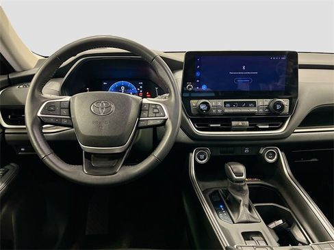 Used 2024 Toyota Grand Highlander XLE image 24