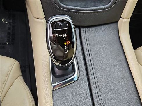 Used 2018 Cadillac XT5 FWD image 11