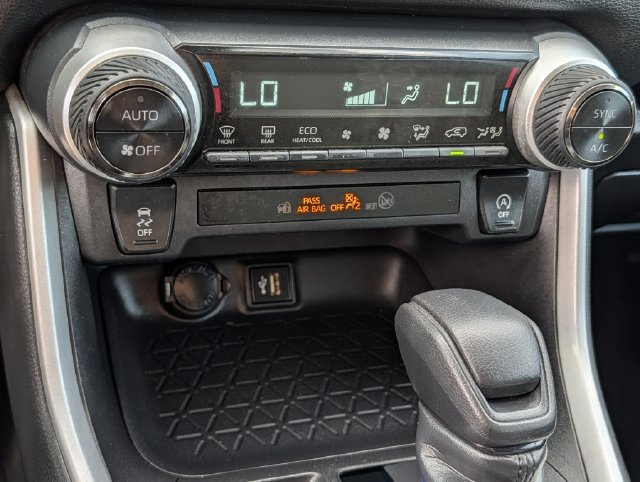 Used 2024 Toyota RAV4 XLE FWD image 17