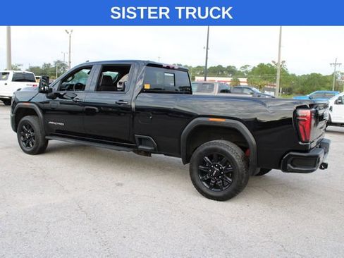 Used 2025 GMC Sierra 2500 AT4 w/ AT4 Premium Plus Package image 6