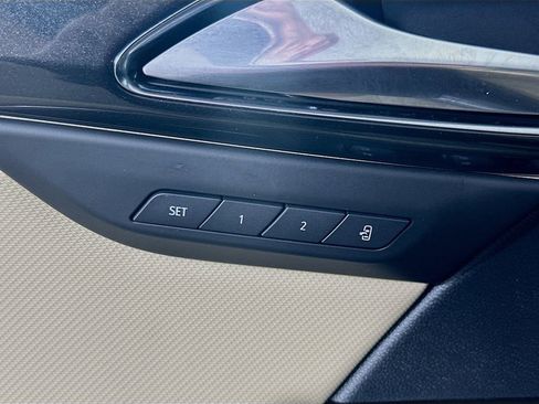 Used 2025 Buick Envision Preferred AWD/4WD image 21