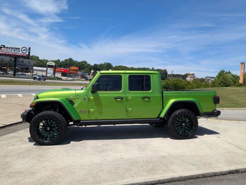 Used 2025 Jeep Gladiator Mojave AWD/4WD image 8