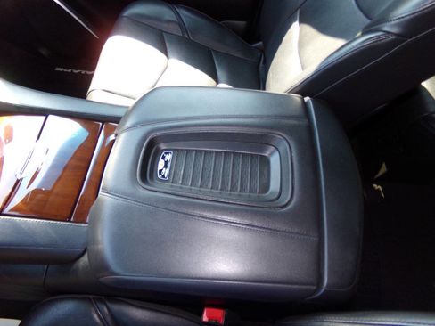 Used 2019 Cadillac Escalade Luxury AWD/4WD image 68