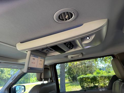 Used 2013 Chrysler Town & Country Touring-L w/ Entertainment Group #2 FWD image 15
