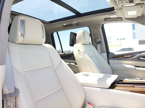 Certified 2023 Cadillac Escalade ESV Sport Platinum w/ LPO, ONYX Package AWD/4WD image 23