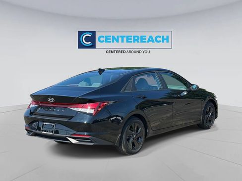 Used 2023 Hyundai Elantra SEL FWD image 5