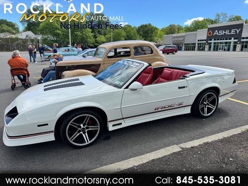 Used 1988 Chevrolet Camaro LT RWD image 1