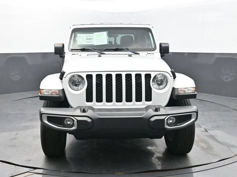 Used 2022 Jeep Gladiator Sport AWD/4WD image 8