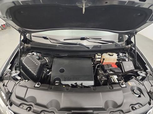 Used 2021 Chevrolet Traverse LT w/ LPO, Floor Liner Package image 21