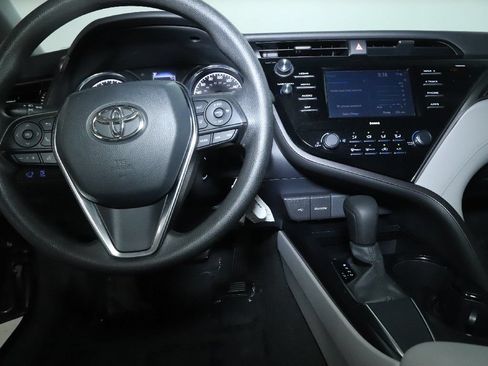 Used 2020 Toyota Camry LE FWD image 18