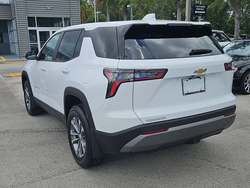 Used 2025 Chevrolet Equinox LT image 4