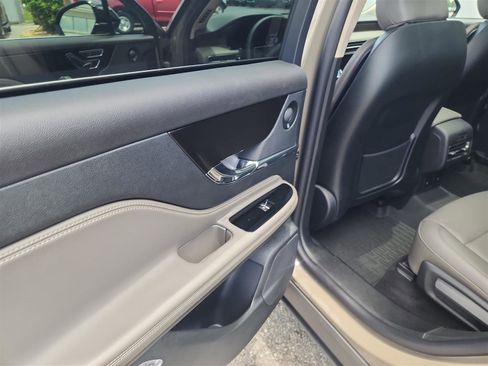 New 2025 Lincoln Corsair Reserve w/ Equipment Group 202A image 16