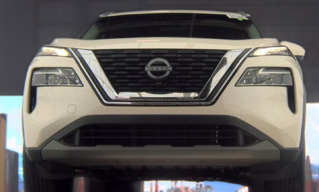 Used 2023 Nissan Rogue SV w/ SV Premium B Package FWD image 19