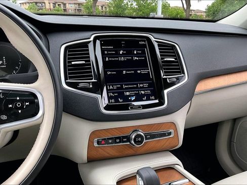 Used 2022 Volvo XC90 T8 Inscription Expression w/ Advanced Package AWD/4WD image 6