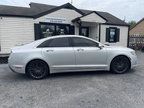 Used 2017 Lincoln MKZ Reserve FWD image 11