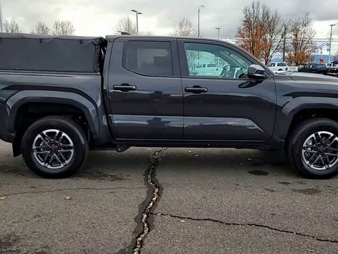 Used 2024 Toyota Tacoma TRD Sport image 9