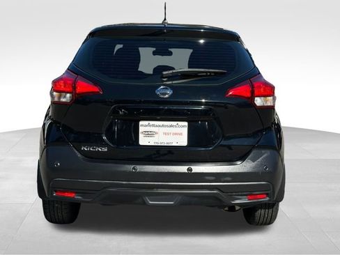 Used 2020 Nissan Kicks S image 4
