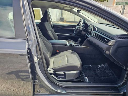 Used 2025 Toyota Camry LE FWD image 10