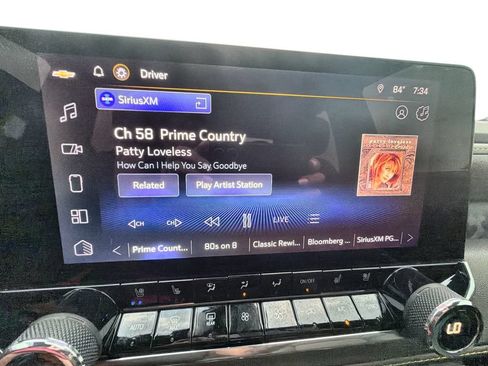 Used 2025 Chevrolet Colorado ZR2 w/ Technology Package AWD/4WD image 13