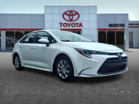 Certified 2025 Toyota Corolla LE FWD image 8