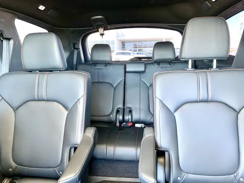 Used 2025 Honda Pilot TrailSport image 44