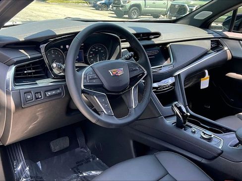 New 2026 Cadillac XT5 Premium Luxury w/ LPO, ONYX Package AWD/4WD image 9