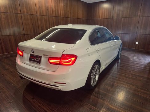 Used 2017 BMW 330i xDrive Sedan AWD/4WD image 7