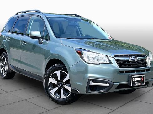 Used 2017 Subaru Forester 2.5i Premium w/ All-Weather Package AWD/4WD image 2