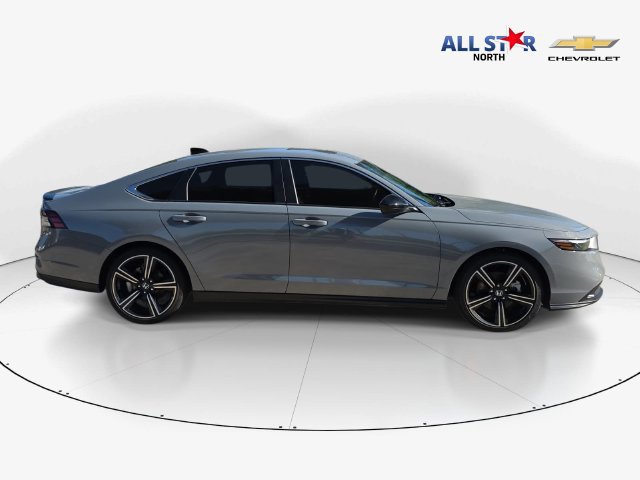 Used 2025 Honda Accord Sport image 2