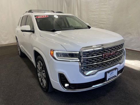 Used 2023 GMC Acadia Denali w/ Denali Technology Package image 17