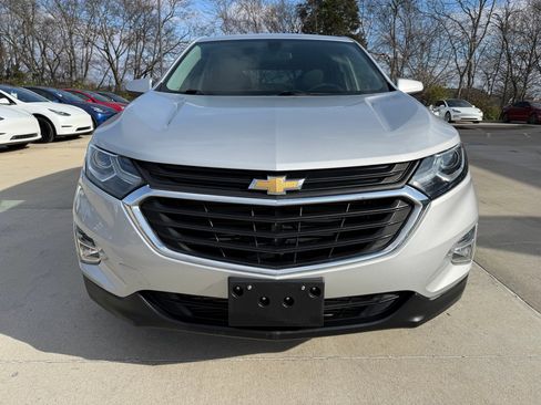 Used 2019 Chevrolet Equinox LT image 2