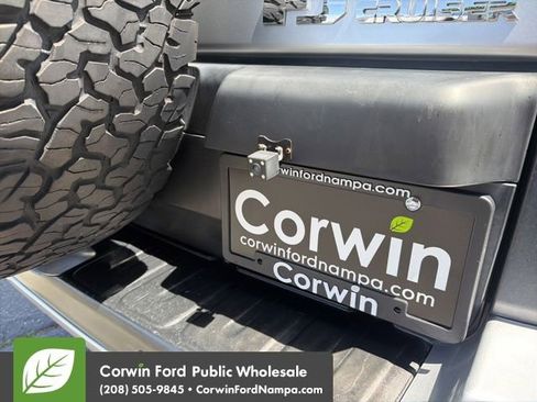 Used 2007 Toyota FJ Cruiser 4WD image 10