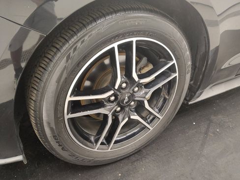 Used 2018 Ford Mustang Premium w/ Equipment Group 201A RWD image 31