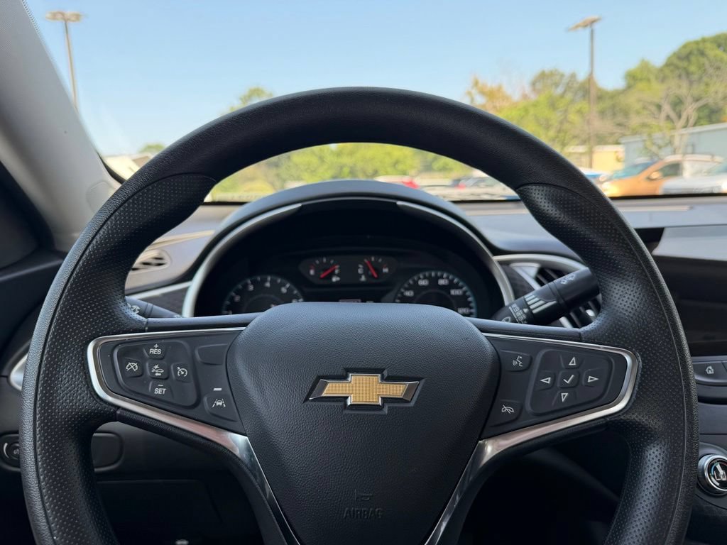 Used 2025 Chevrolet Malibu LT FWD image 11